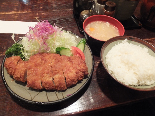 豚珍館（新宿）…ハイCPがウリのファストとんかつ店: MIDDLEAGE
