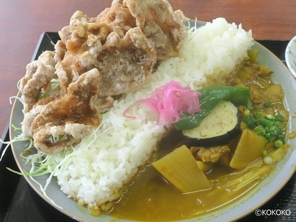 ことぶき食堂（荻窪）…ブタカラがのるカレー、まったくジャンク